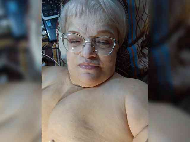 MAJIbILLIKA webcam