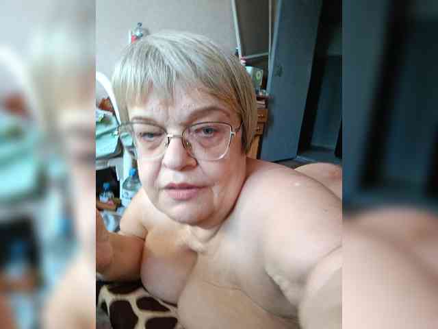 LLIyJluk Sex Cam Show