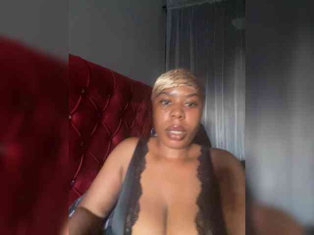 KaeBloom webcam