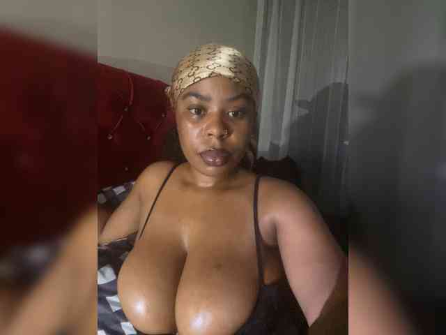 KaeBloom webcam