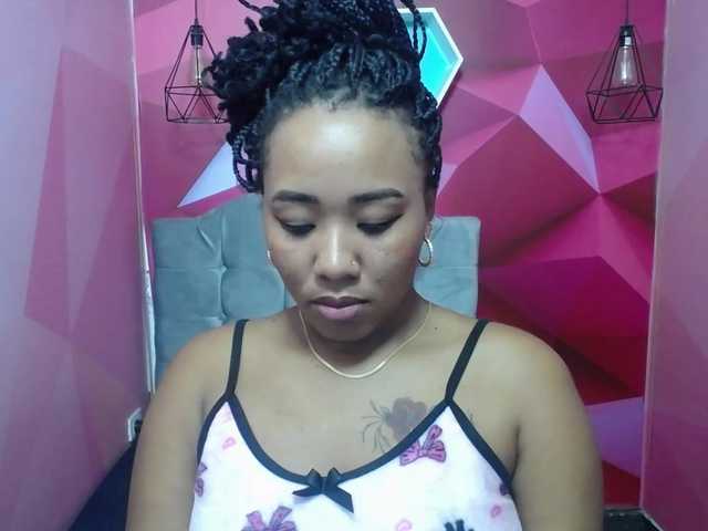 pamela-ebony live cam on BongaCams