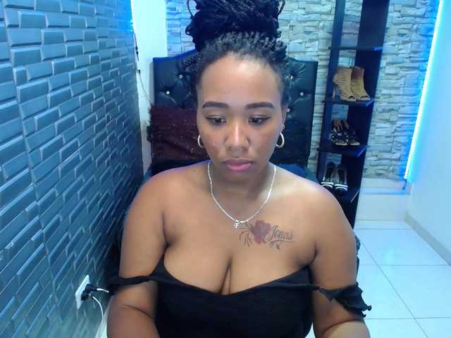 pamela-ebony live cam on BongaCams