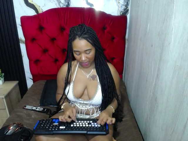 pamela-ebony live cam on BongaCams