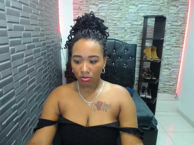 pamela-ebony live cam on BongaCams