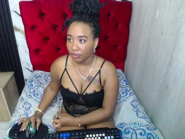 pamela-ebony live cam on BongaCams