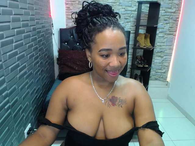 pamela-ebony live cam on BongaCams