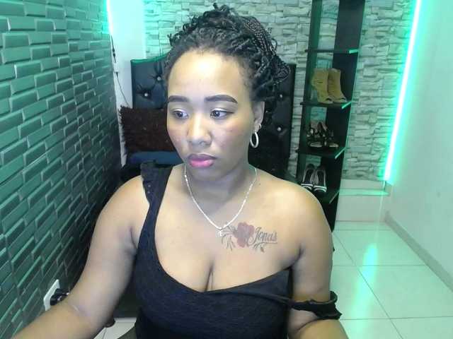 pamela-ebony live cam on BongaCams