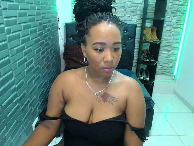 pamela-ebony live cam on BongaCams