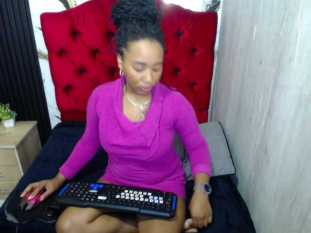 pamela-ebony live cam on BongaCams