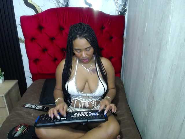 pamela-ebony live webcam show