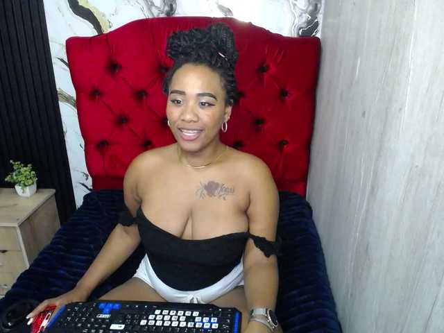 pamela-ebony live cam on BongaCams
