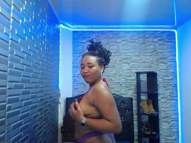 pamela-ebony live cam on BongaCams