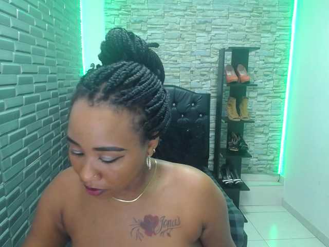pamela-ebony live cam on BongaCams