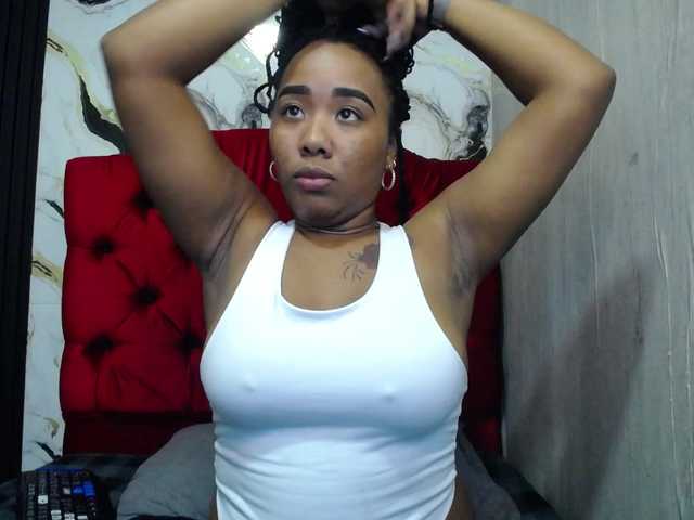 pamela-ebony live cam on BongaCams