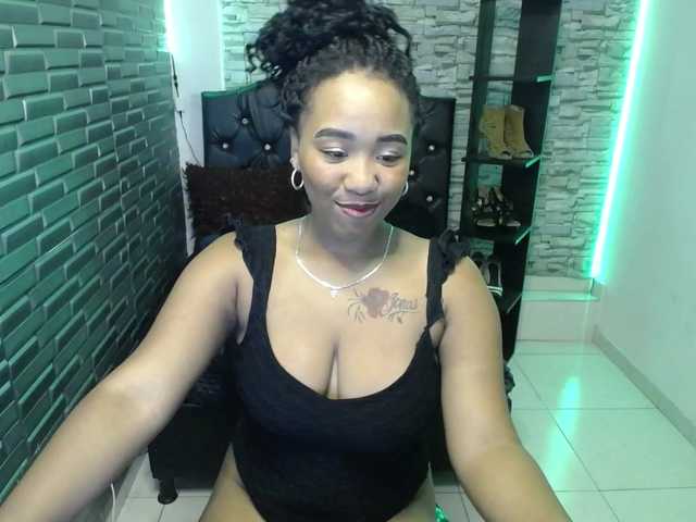 pamela-ebony live webcam show