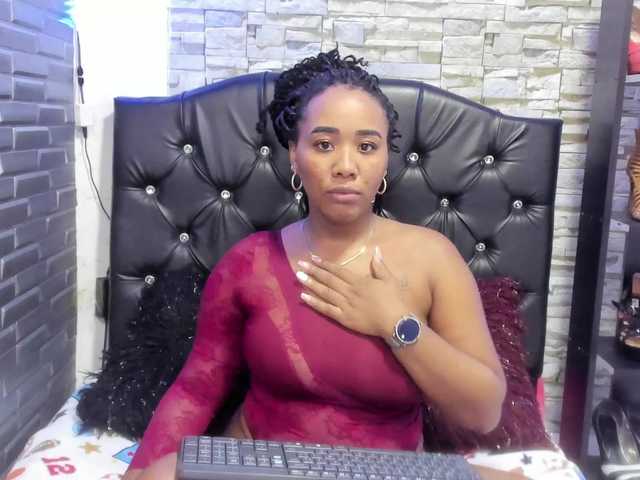 pamela-ebony live cam on BongaCams