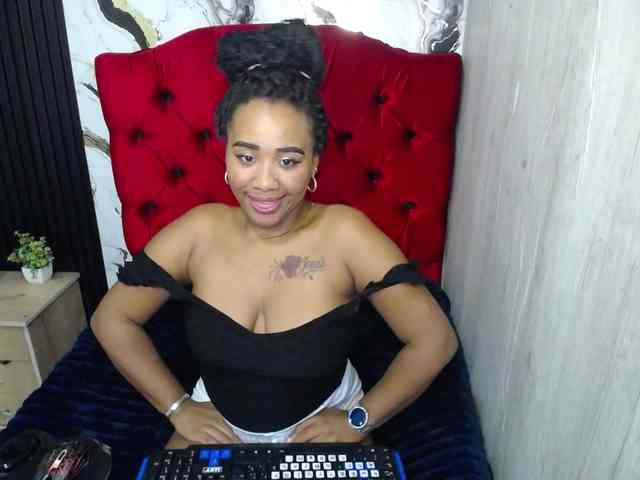 pamela-ebony webcam