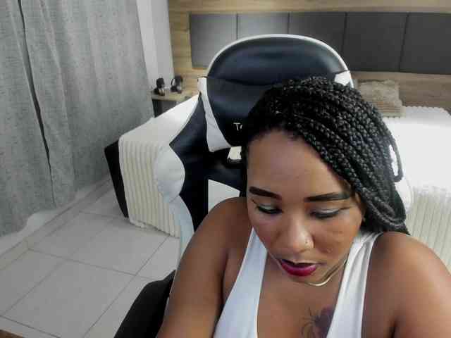 Modelo: pamela-ebony