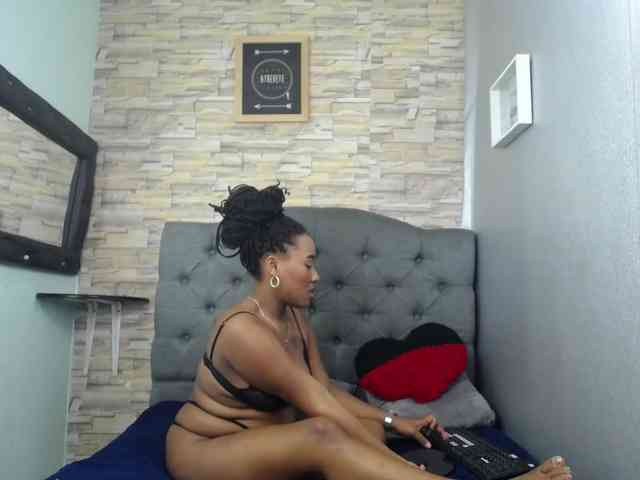 pamela-ebony webcam