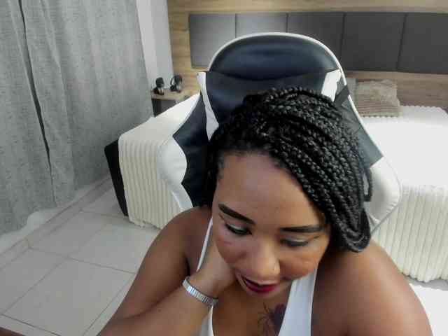 Modelo: pamela-ebony