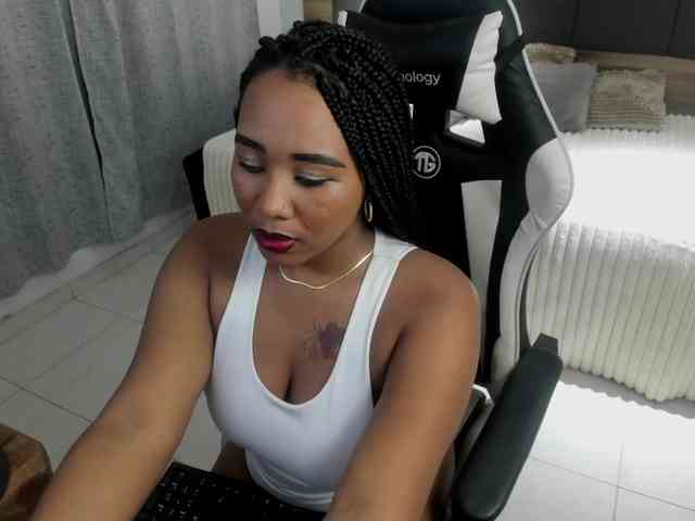 pamela-ebony webcam