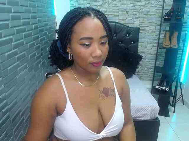 Modelo: pamela-ebony