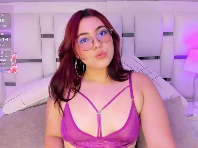 RosieLennox live cam on BongaCams