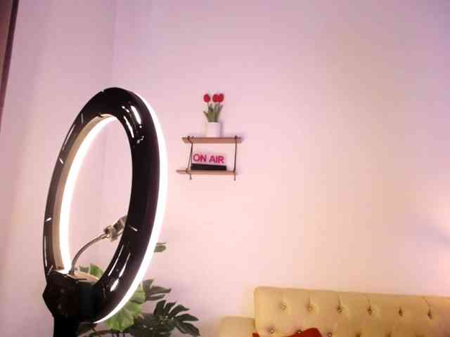 bellacurvy-1 webcam