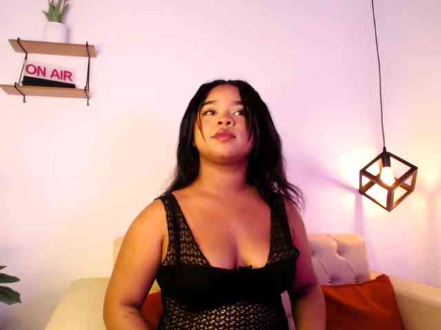 bellacurvy-1 webcam