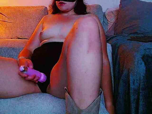 Nightvibecouple webcam