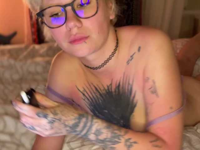 naughtylayla66 online