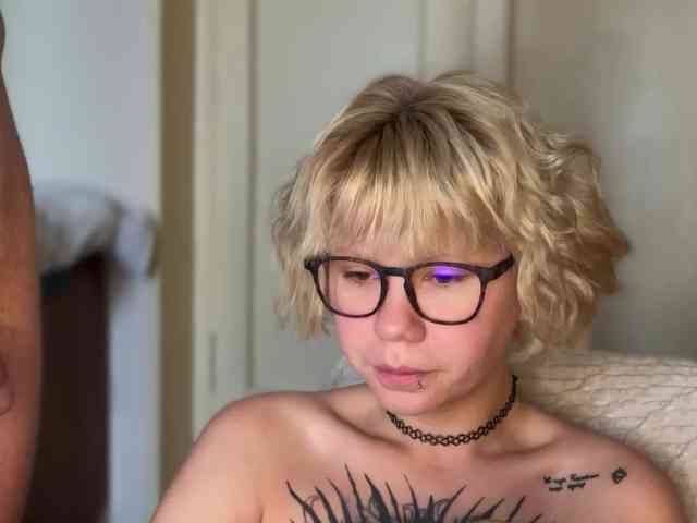 naughtylayla66 webcam