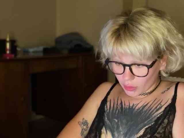 naughtylayla66 webcam