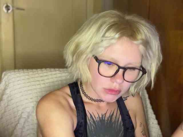 naughtylayla66 webcam