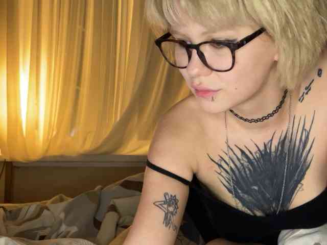 naughtylayla66