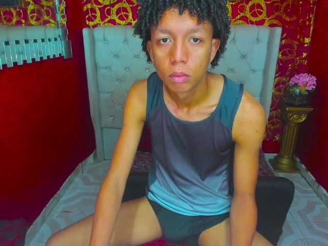 SKINNYBOYpein live cam