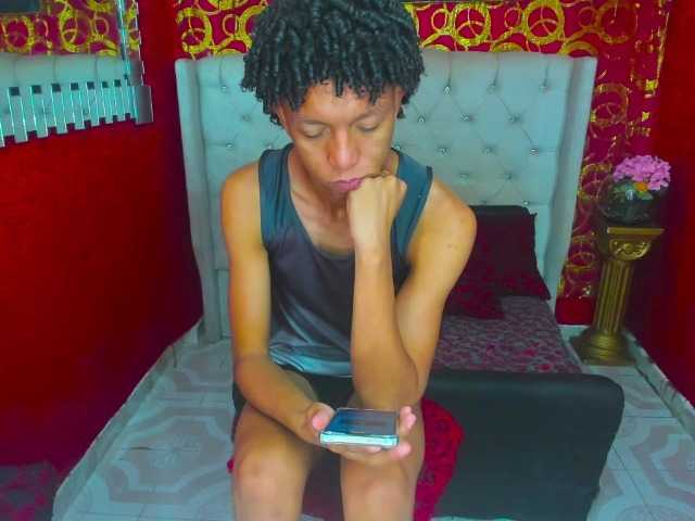 SKINNYBOYpein live cam
