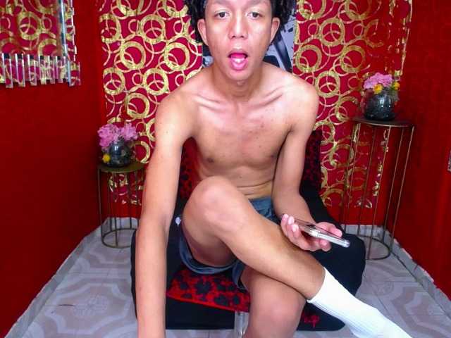 SKINNYBOYpein live cam preview