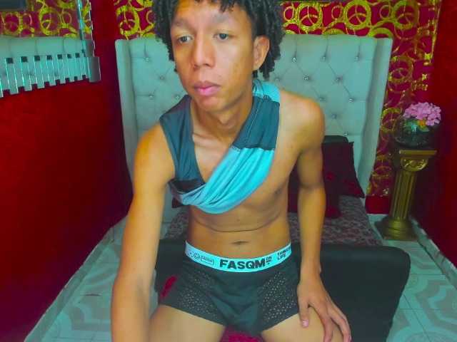 SKINNYBOYpein live cam