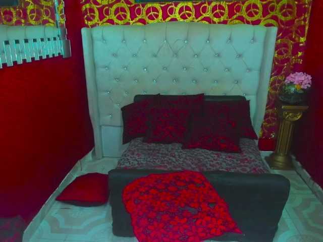 SKINNYBOYpein live cam
