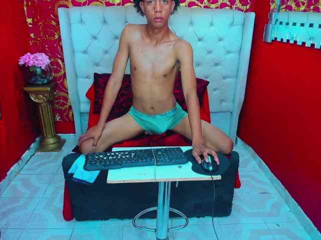 SKINNYBOYpein Live Webcam on BongaCams