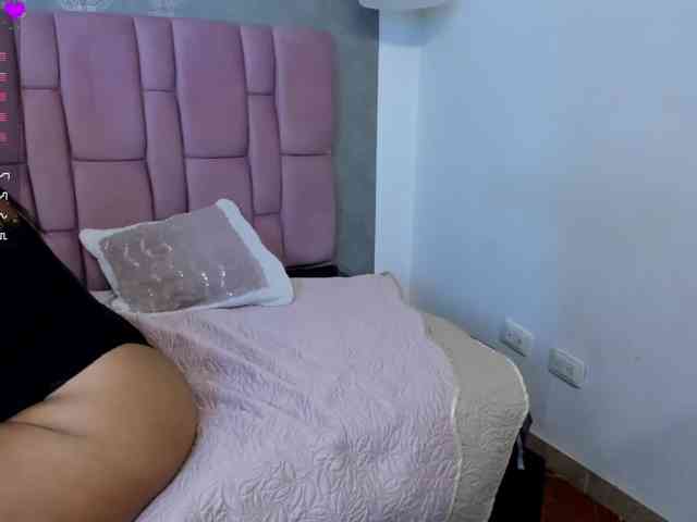 Alejandra-Harris webcam