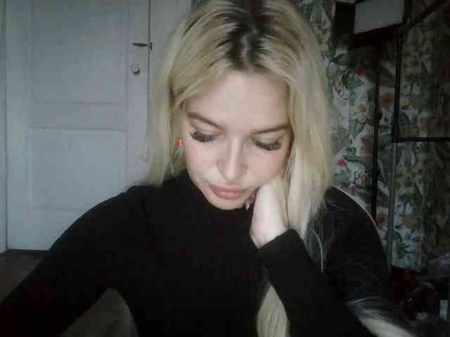 RedKrystal067 webcam