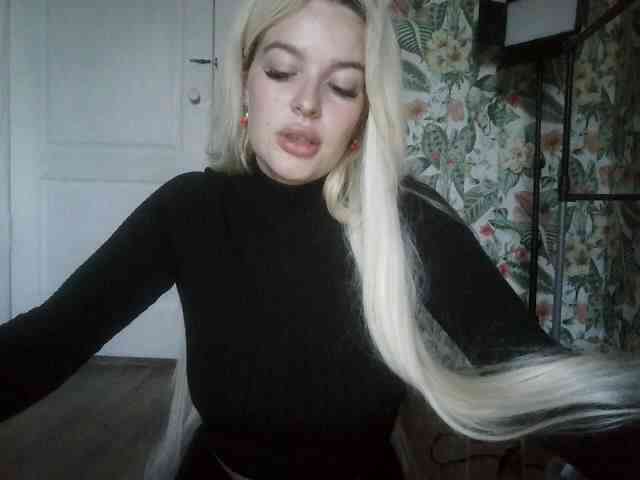 RedKrystal067 webcam