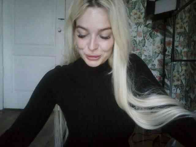 RedKrystal067 webcam
