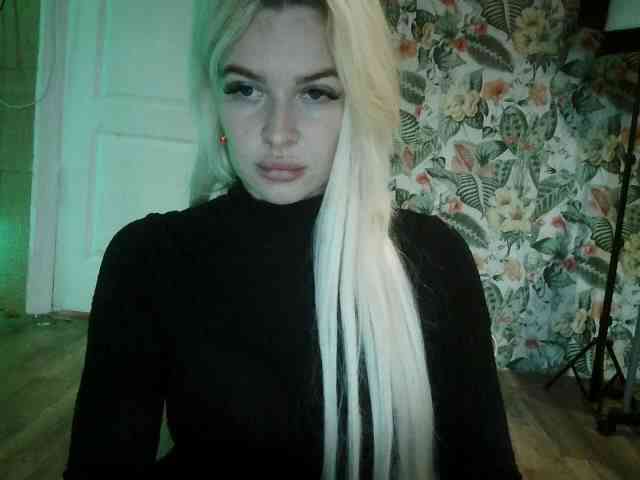 RedKrystal067 webcam