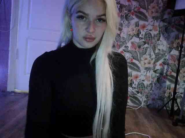 RedKrystal067 webcam