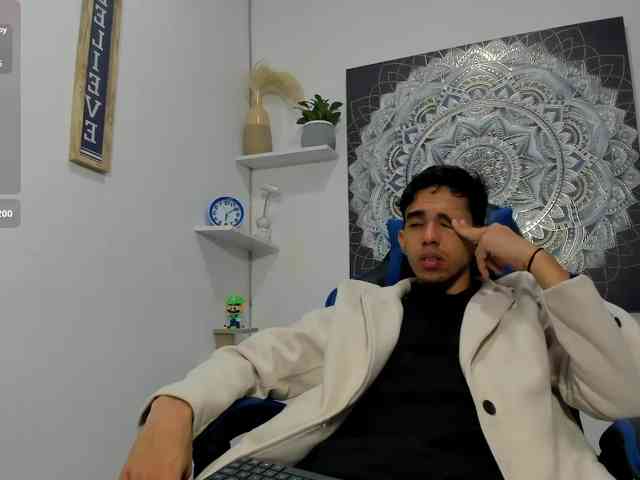 AlessandroAbruzz... Live Webcam on BongaCams