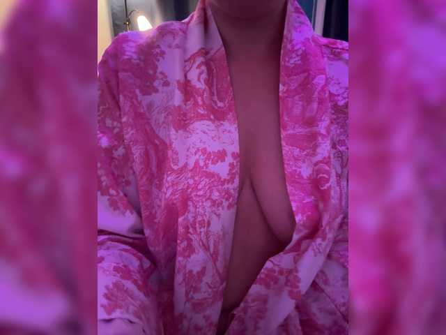 Dianeles live cam on BongaCams