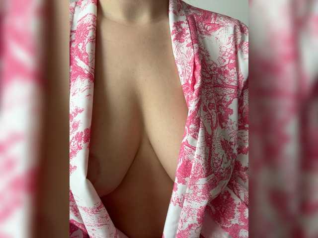 Dianeles live cam on BongaCams